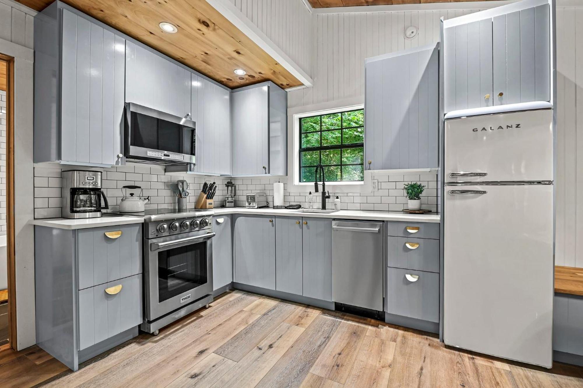 Smoky Mountains Hut Tub Cabin Dog Friendly เซอเวียร์วีล ภายนอก รูปภาพ