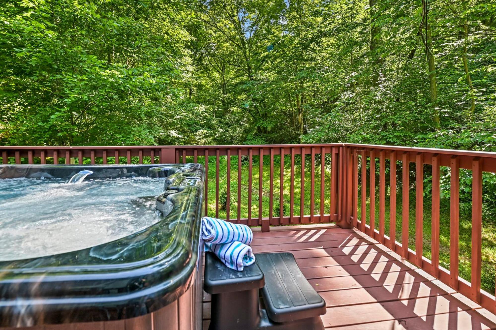 Smoky Mountains Hut Tub Cabin Dog Friendly เซอเวียร์วีล ภายนอก รูปภาพ