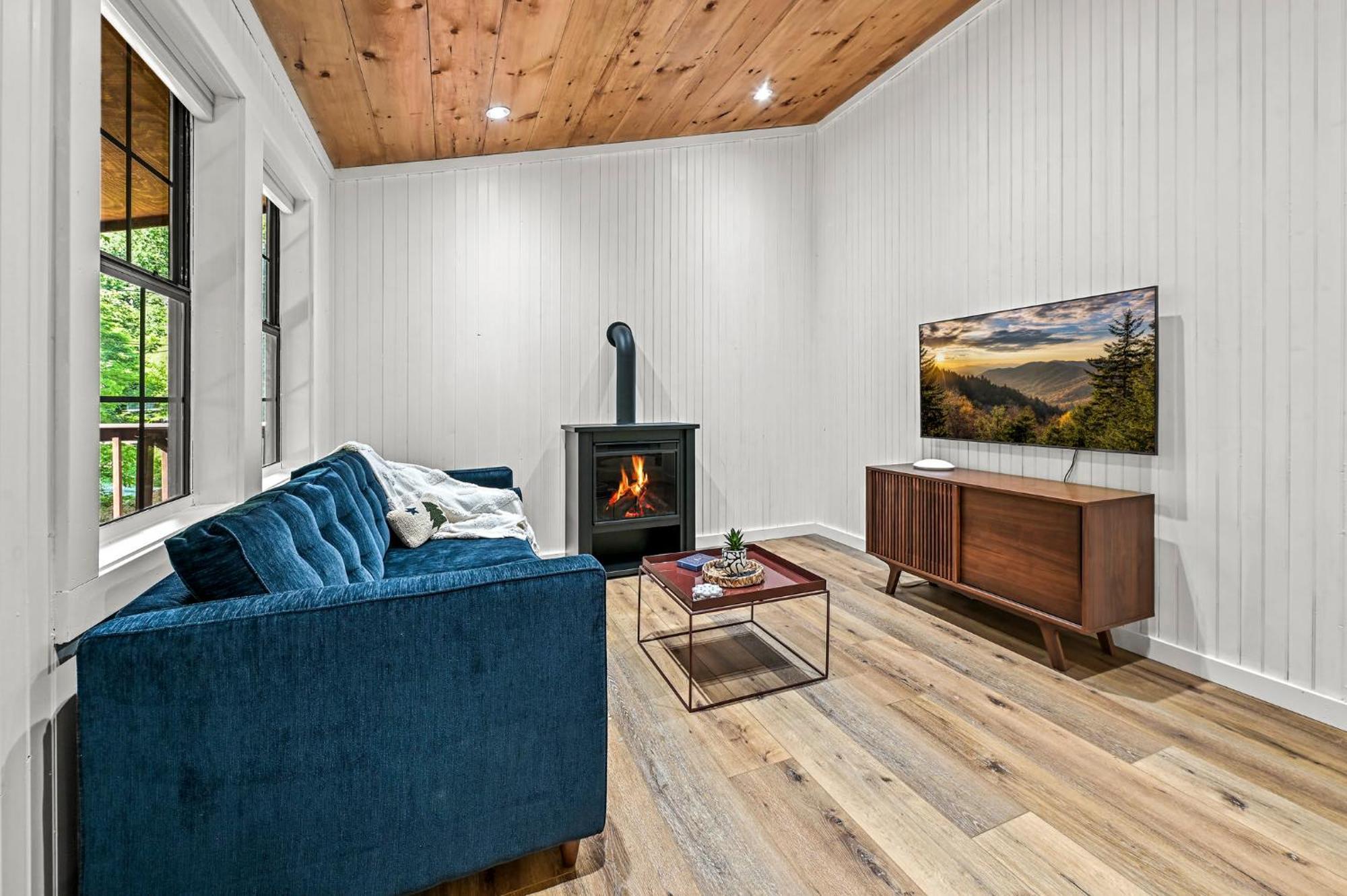 Smoky Mountains Hut Tub Cabin Dog Friendly เซอเวียร์วีล ภายนอก รูปภาพ