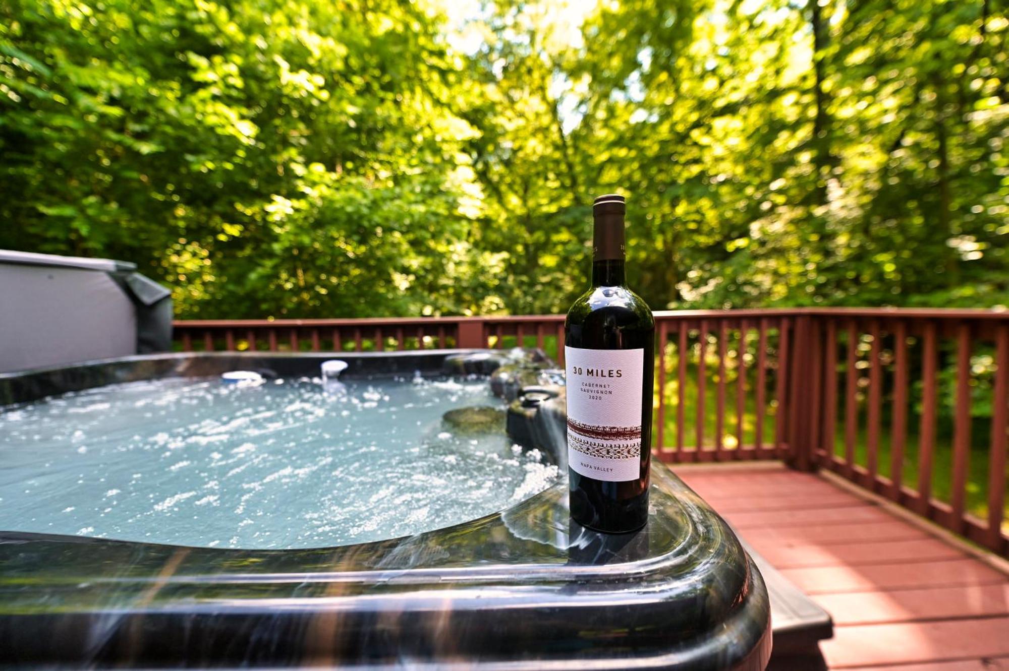 Smoky Mountains Hut Tub Cabin Dog Friendly เซอเวียร์วีล ภายนอก รูปภาพ